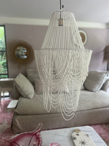 Witte kralen hanglamp